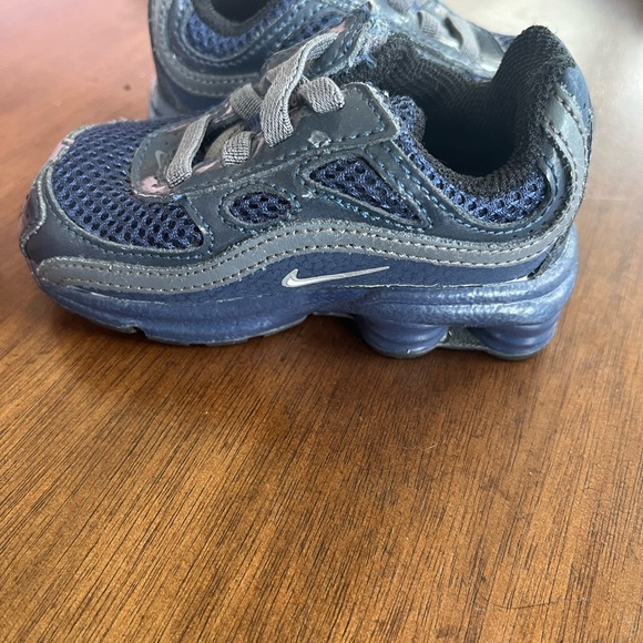 Nike shox size 4c - Picture 4 of 4